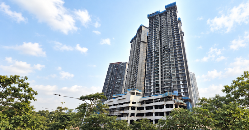 Elta Tops Out in Clementi: What Upgraders and West Coast Landlords Must Know Before TOP